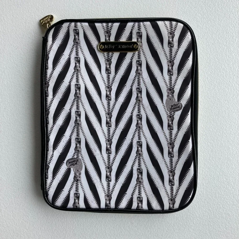 Betsey Johnson Zippered Padded Tablet Travel Case
